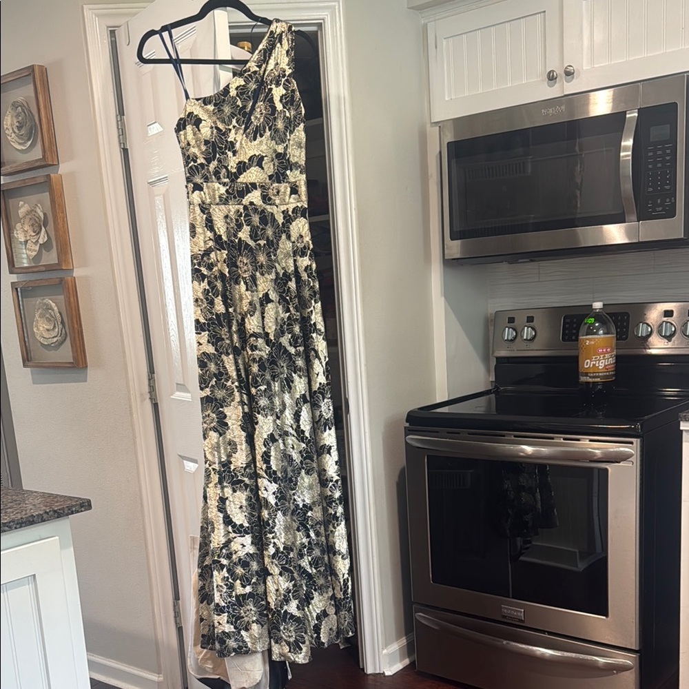 Dress (size 4)